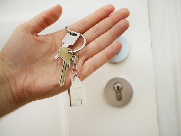 https://DamianaM.StopRentingStartOwning.com